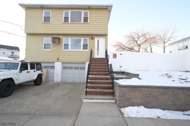 Building Photo - 1222 Broadway