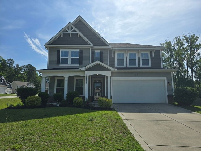 Building Photo - NEW LISTING- 4 bd/ 2.5 ba located MINUTES from Fort Bragg! Quiet Neighborhood!