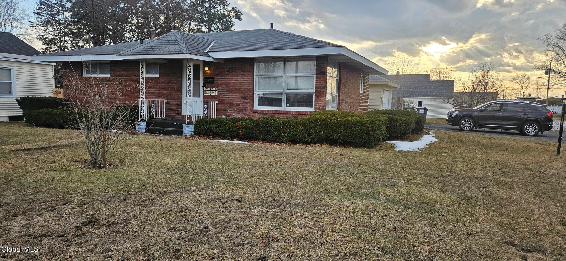 Photo - 1364 Evergreen Ave