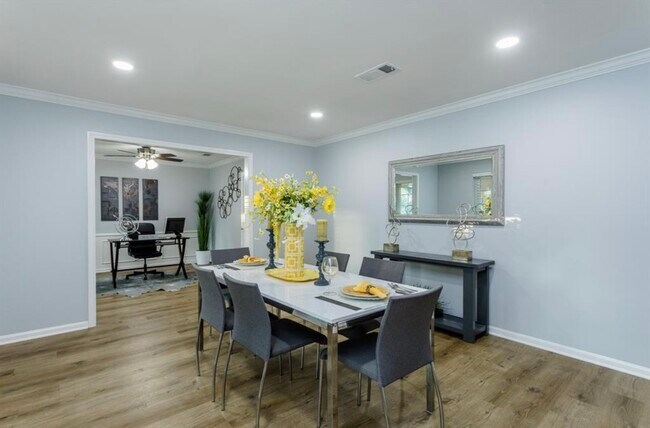 Photo - 15614 Pebble Bend Dr