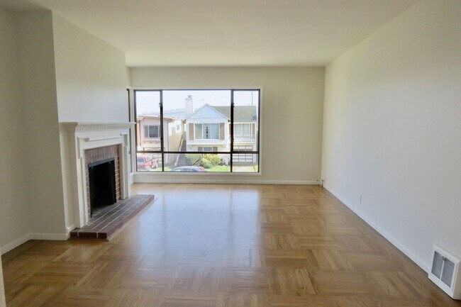 Photo - 52 Oakmont Dr