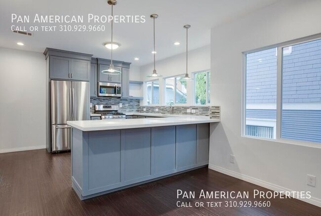 Building Photo - 2767 W 8th St