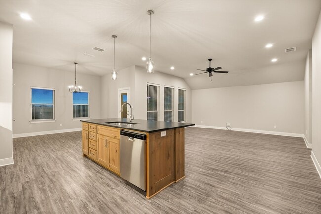 Photo - Beautiful 4 bedroom in south Tyler