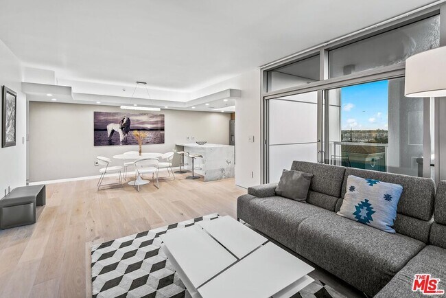 Photo - 13700 Marina Pointe Dr Unidad 617