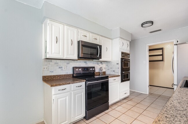 Photo - 3324 Wentworth St