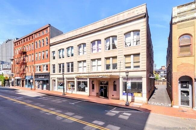 Building Photo - 83 Washington St Unit 2C