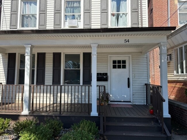 Photo - 54 W Somerset St