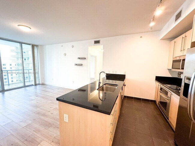 Photo - 1111 SW 1st Ave Unit 1718-N
