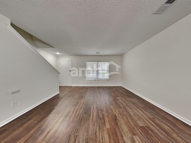 Photo - 125 Ducane St