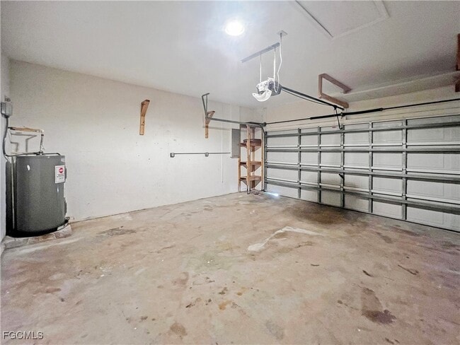 Building Photo - 906 Alfreda Ave