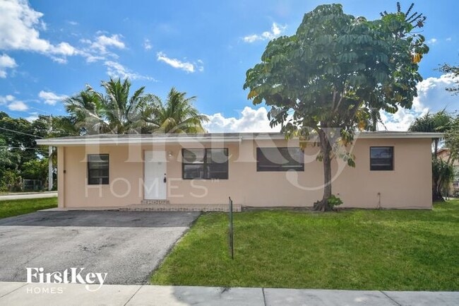 Building Photo - 4260 SW 18th St Rental