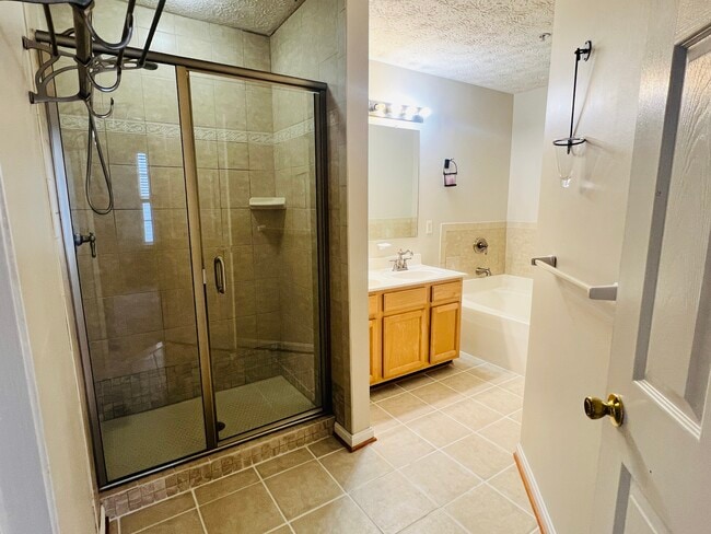 Photo - 30-G Ironstone