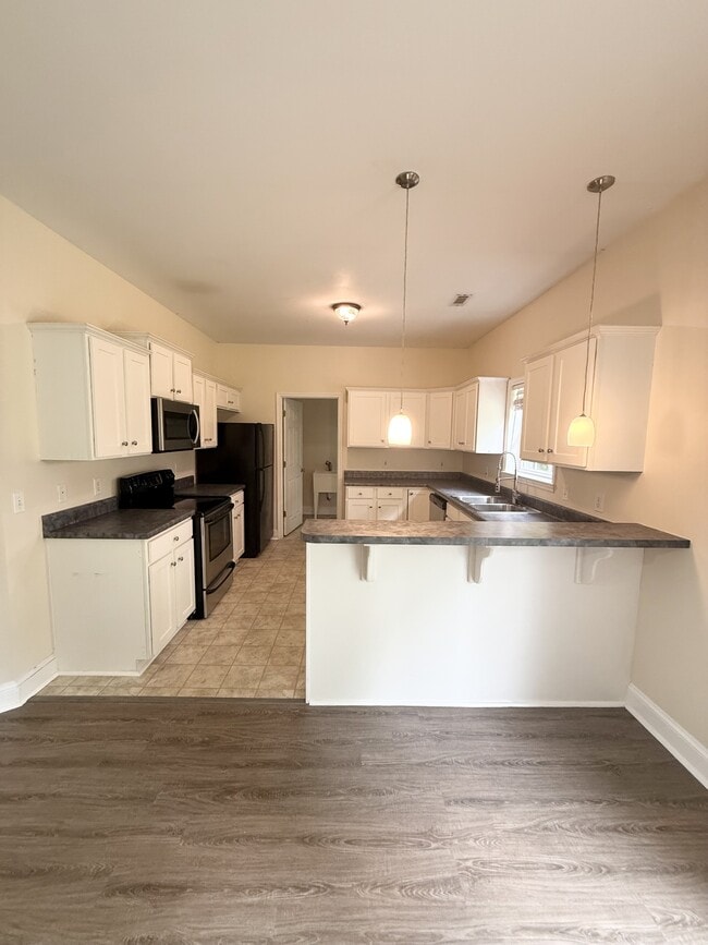 Photo - 4 Applemint Ln