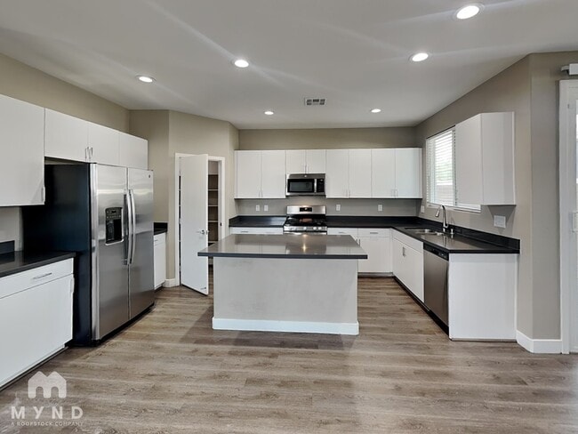 Photo - 3794 Paseo de Paz Ave