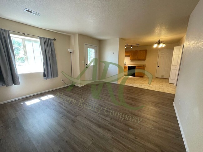 Photo - 746 S Legend Ln