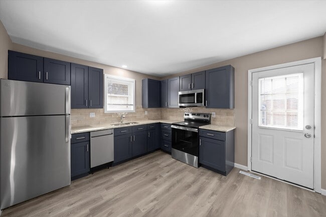 Photo - 12 Manor Dr Unit 2