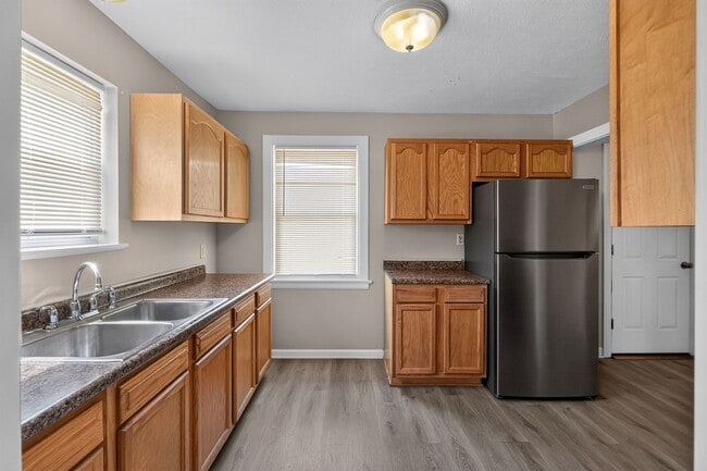 Photo - 1337 Ivydale Ave SW