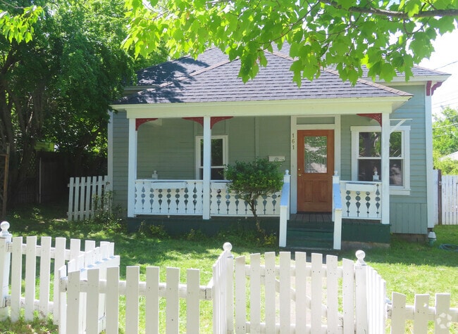 Building Photo - 161 4th St Rental
