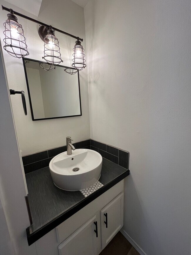 Photo - Updated 3 Bedroom Home Near Barkley Village Unit 1706