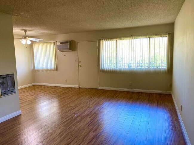 Photo - 5444 Sepulveda Blvd