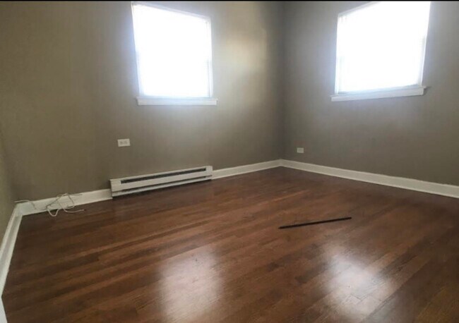 7632 N Milwaukee Ave Unidad TWO BEDROOMS