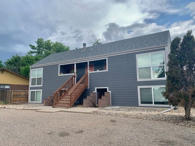 Recently Upgraded 2 Bedroom Apt Near Horse... - Recently Upgraded 2 Bedroom Apt Near Horse...