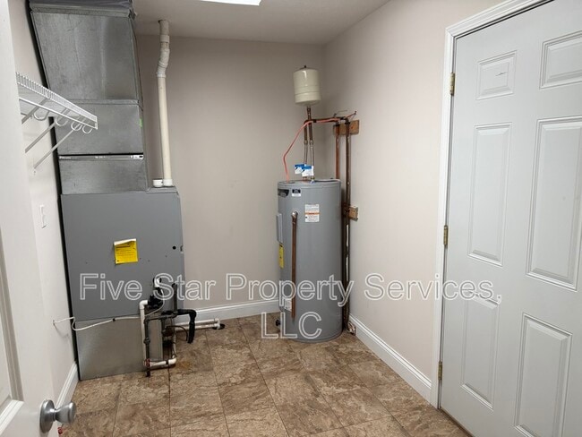 Photo - 1218 Hawthorn Ct