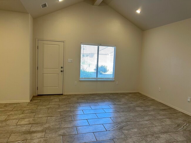 Building Photo - 11605 Evanston Ave