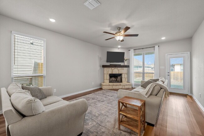 Beautifully Maintained 4-Bedroom Home in Waco with Thoughtful Layout