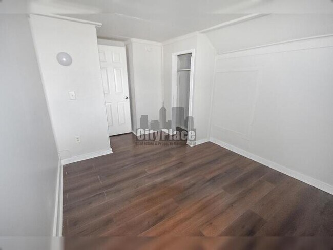Photo - 1755 W Morris St