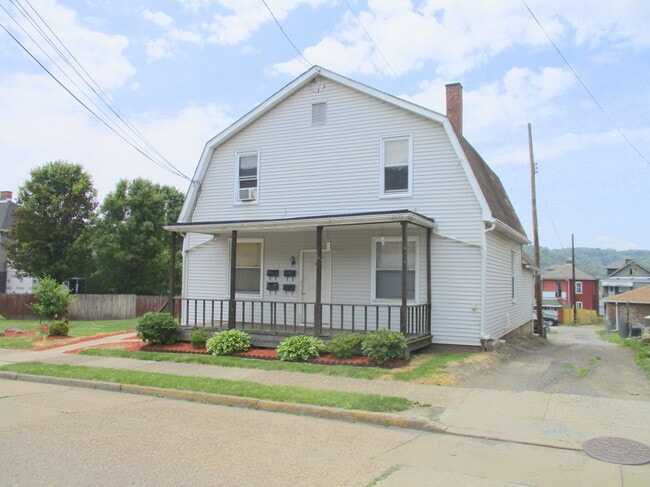 Photo - 1111 Lenz Ave Apartments