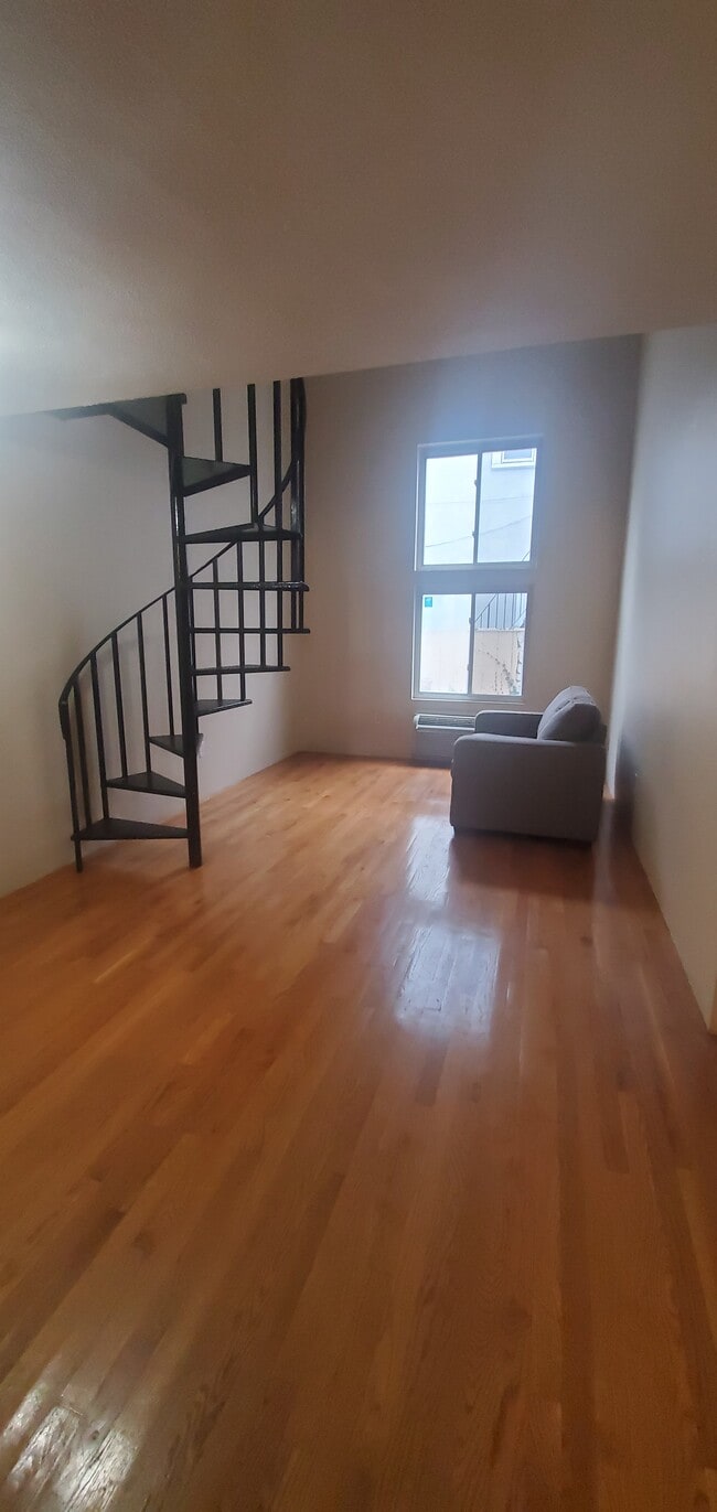 Photo - 382 Dorchester St