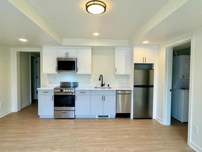 Photo - GRANGER 2819 DUPLEX Unit B