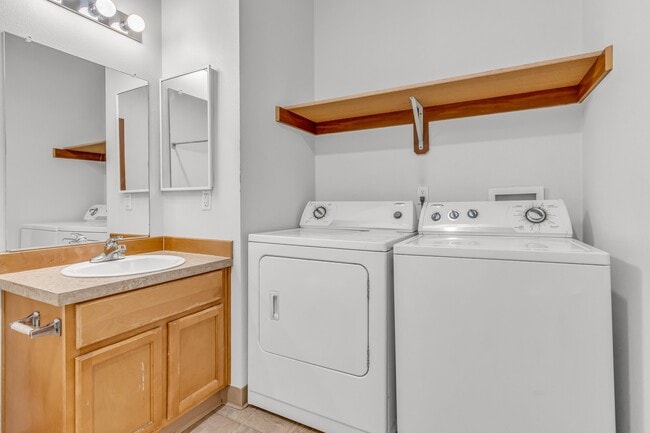 Photo - 12231-12239 SE Bush St Unit 83