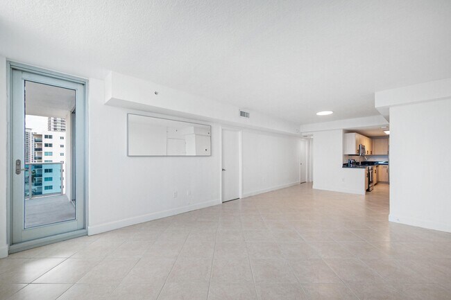 Photo - 7501 E Treasure Dr Unit 8n