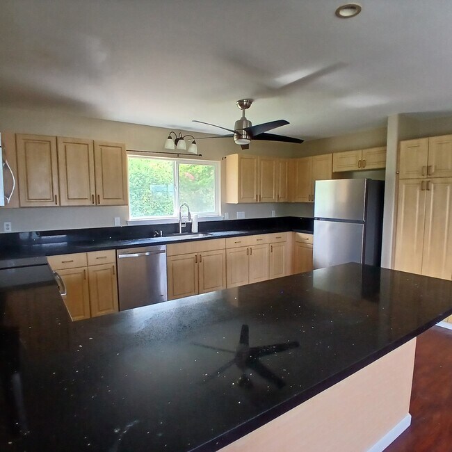 Photo - 535 Iliaina St
