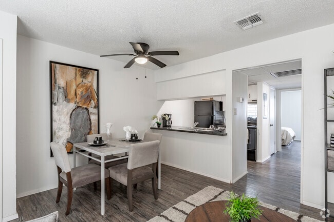 1BR, 1BA - 608 SF