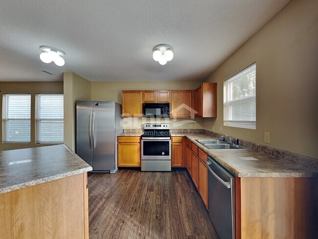 Photo - 10856 Grace Dr