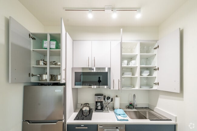 5BD, 1.5BA-915SF - Kitchen