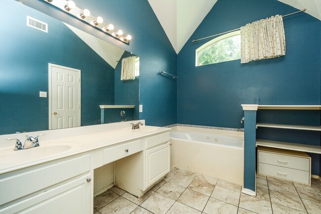 Photo - 19715 Lindenfield Ct