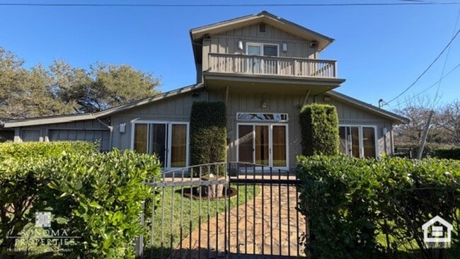 Building Photo - Stunning 3 Bedroom / 3 Bathroom Home Surrounded by Vineyards & Breathtaking Views