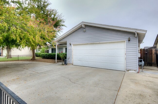 Photo - 3722 N Miami Ave