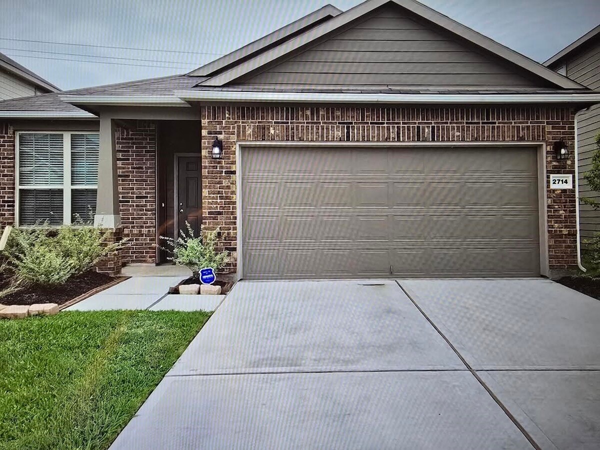 Photo - 2714 Summer Ln