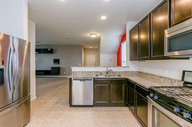 Photo - 914 Canyon Hill Ln