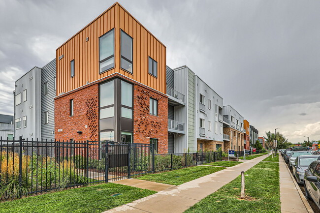 Photo - 2525 Arapahoe St Townhome