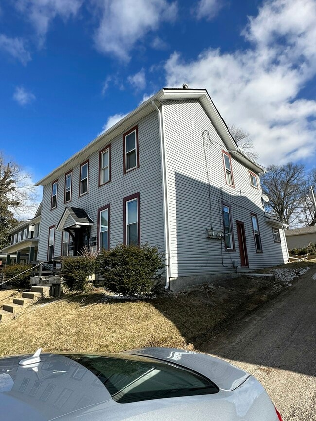 Building Photo - 316 N 10th St Unit 1