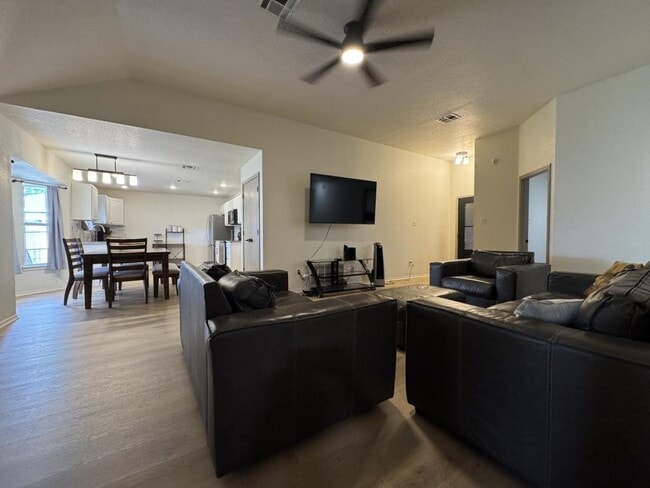 Photo - 806 James Loop