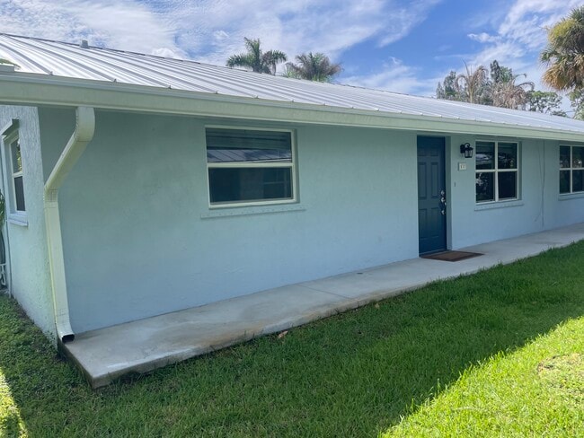 Photo - 537 SW 34th Ter