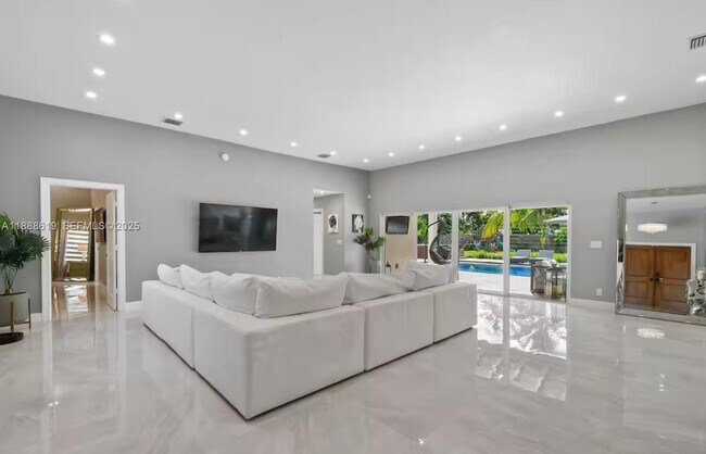 Photo - 7101 W Lake Dr