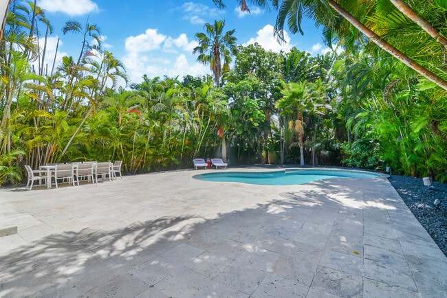 Photo - 147 Golden Beach Dr